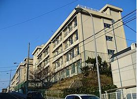 中学校　豊中市立第一中学校（中学校）まで407m