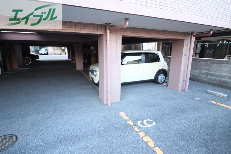 駐車場　駐車場