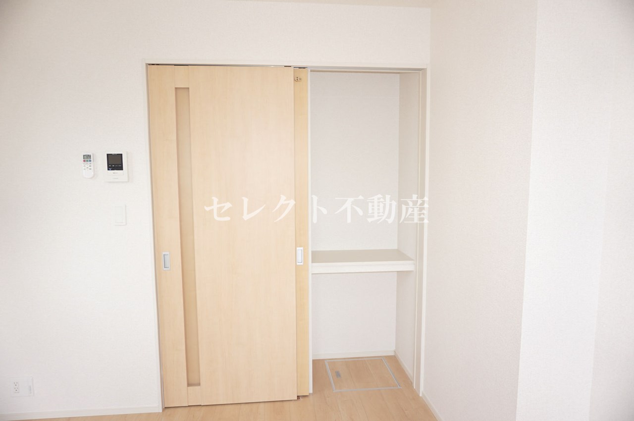 収納　【シャンパーニュＡ】ちょっとした収納スペースも充実しています