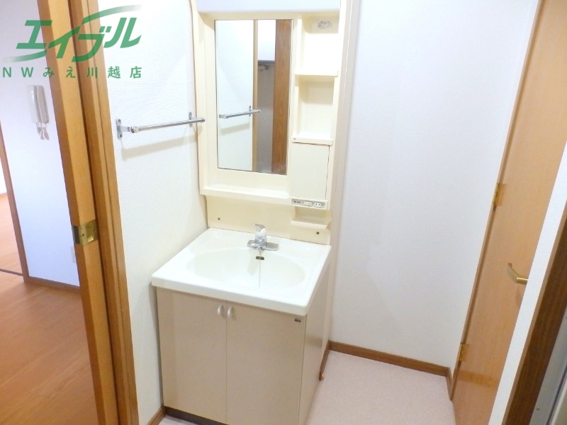 洗面設備　別部屋参考写真です