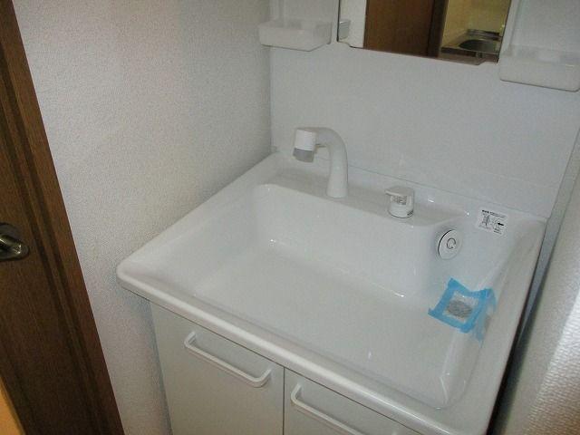 洗面設備　別部屋の写真です　現状優先