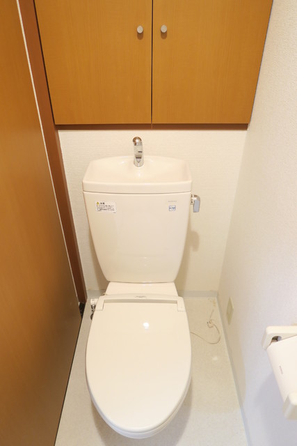 トイレ　※暖房便座は残置物です。