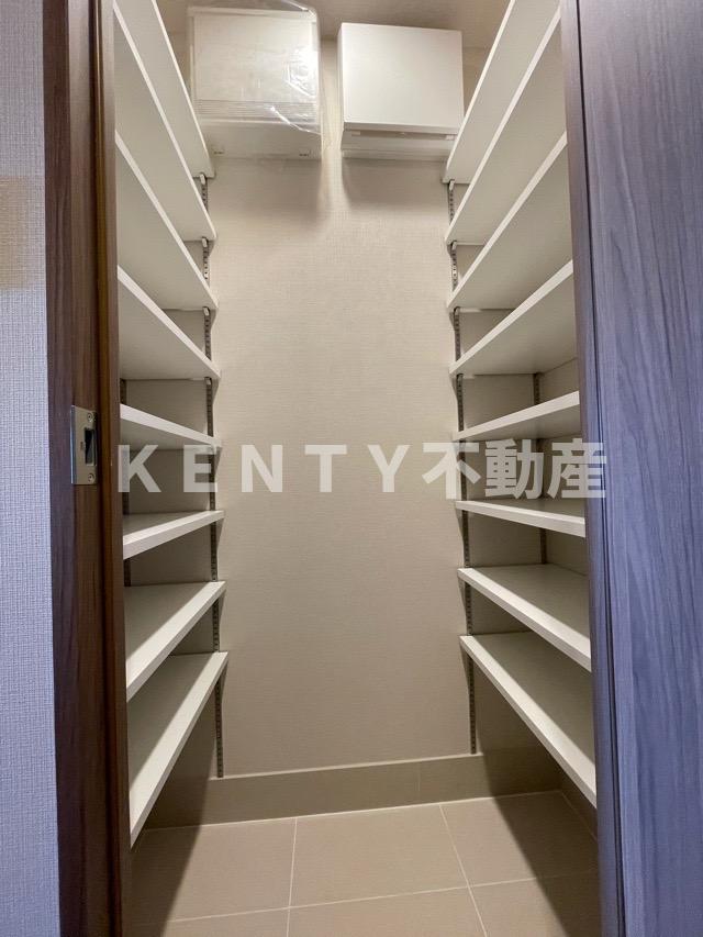 玄関　収納もある玄関です