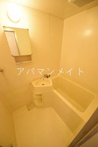 バス・シャワールーム　こちらで疲れを癒してください