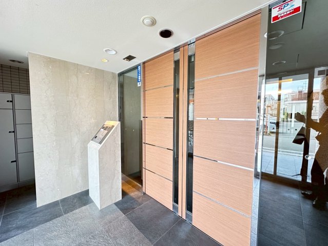 エントランス　詳細は、RISUMO江坂本店までお問合せください♪