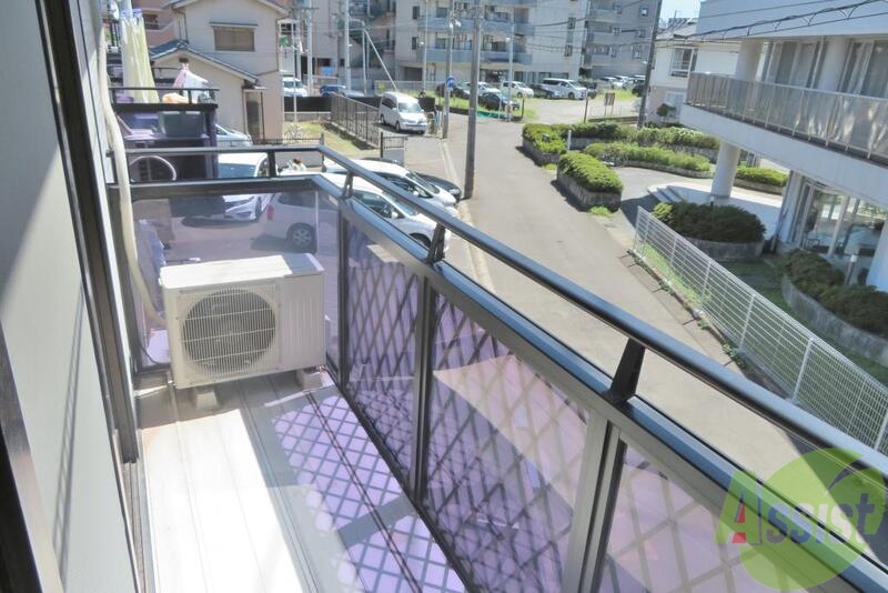 バルコニー　日当たりが良さそうですねー。気持ちよくお洗濯が出来そうです。