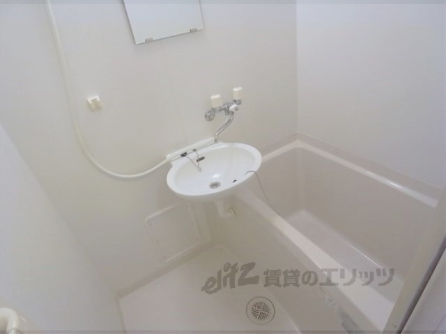 レオパレス西陣の風呂写真