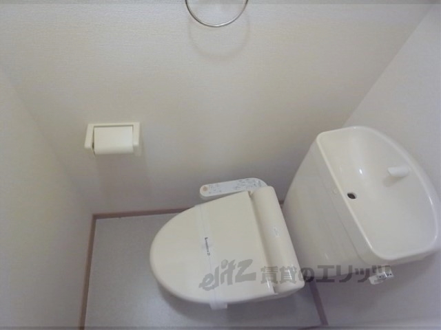 レオパレス西陣のトイレ写真