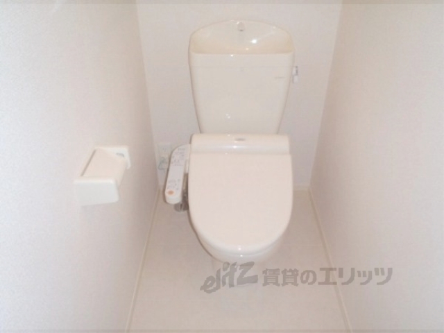 トイレ　ウォシュレット付きです。