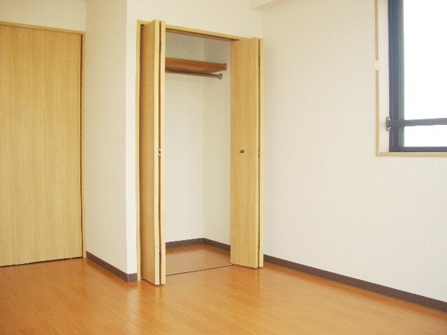 収納　フローリング綺麗です