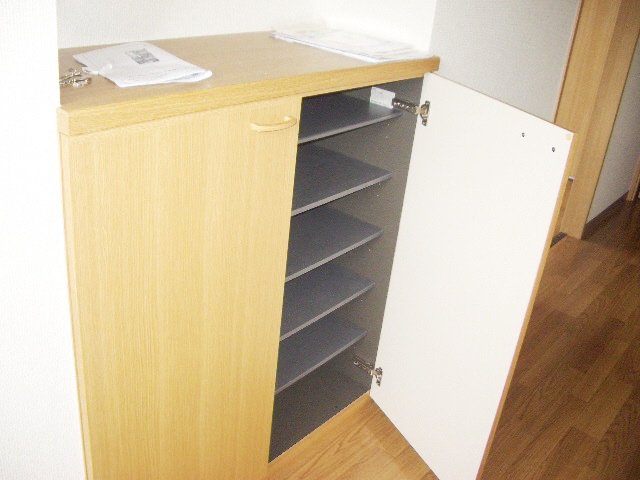 玄関　靴箱広いです