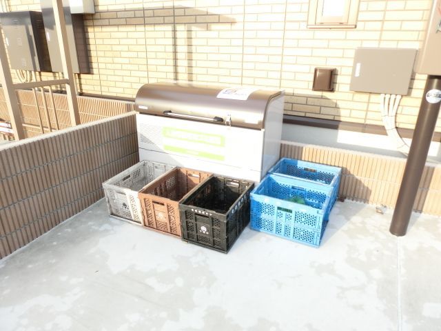 その他　専用のごみ置き場。