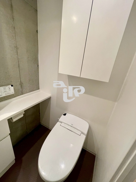 トイレ　同じ階の別部屋参考写真です。