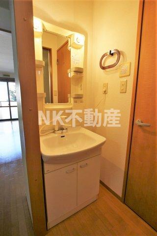 洗面設備　使いやすい洗面所です