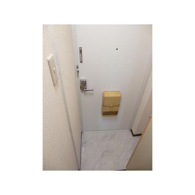 玄関　※別部屋参考写真