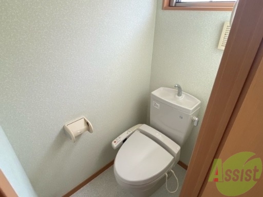 トイレ　トイレにはもちろんウォシュレットが設置済み