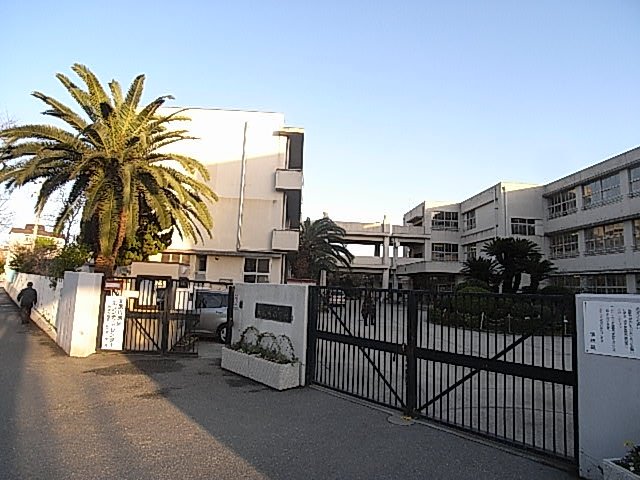 小学校　西宮市立北夙川小学校（小学校）まで186m