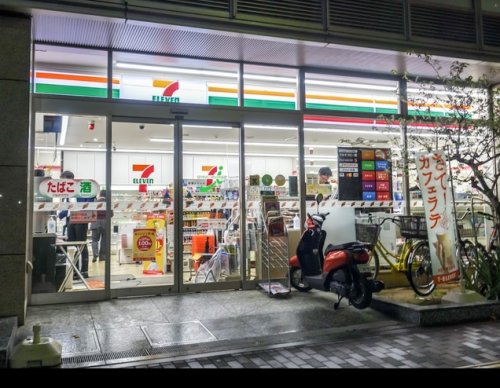 コンビニ　セブンイレブン 築地日刊スポーツ本社店（コンビニ）まで135m