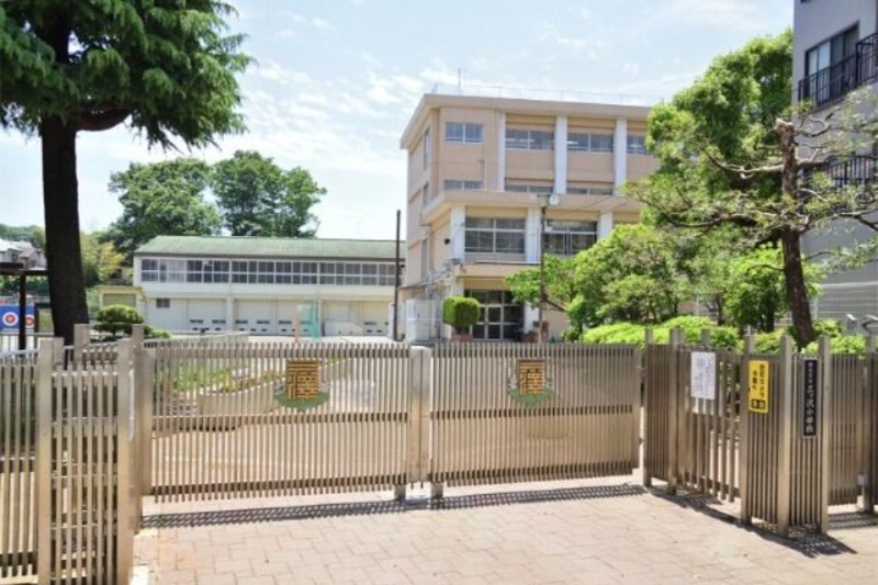 小学校　横浜市立三ツ沢小学校（小学校）まで953m