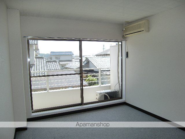 ＪＲ篠ノ井線 松本駅 バス乗車時間：15分 最寄りバス停で下車 徒歩6分 3階建 築34年の居間写真