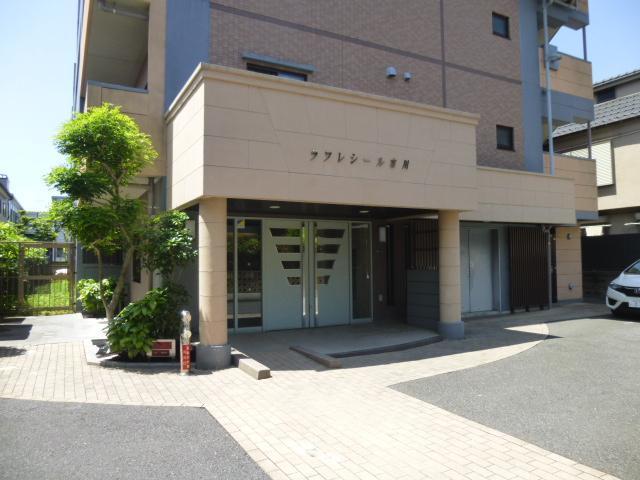 エントランス　しっかりした門構え