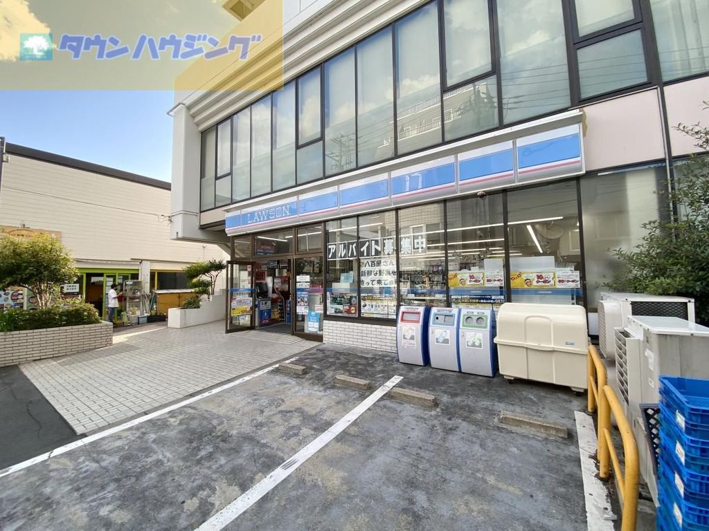 コンビニ　ローソン国府台駅前店（コンビニ）まで50m