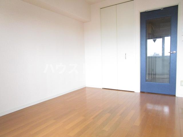 ステージファースト本駒込の居間写真