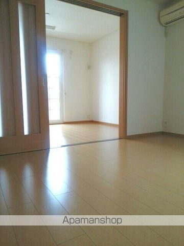メゾンまえはたVの居間写真