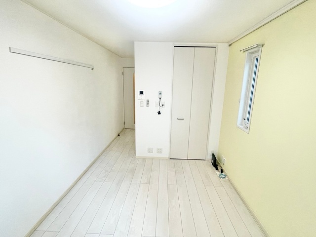 その他部屋・スペース　６帖の洋間
