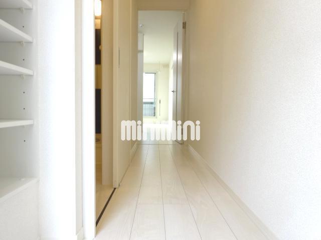 玄関　玄関から見たお部屋