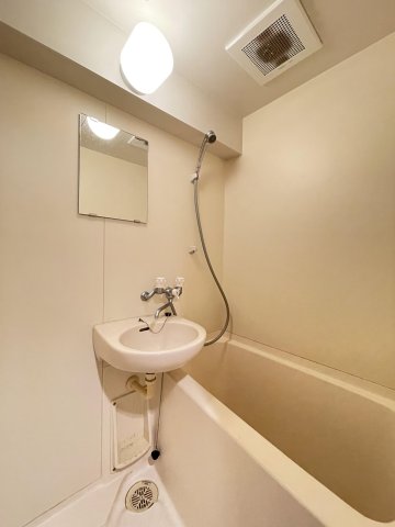 バス・シャワールーム　Totsu Residence Hakata East