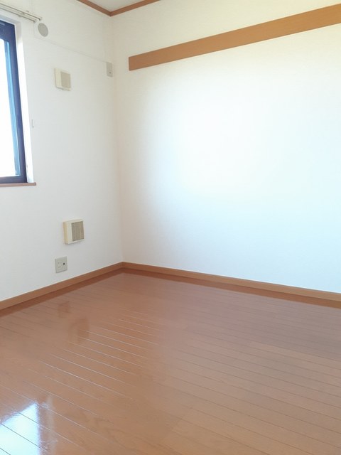 その他部屋・スペース　風通しも良い寝室です☆