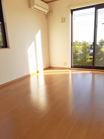 居室・リビング　明るい室内です☆