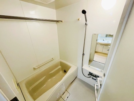 バス・シャワールーム　※別部屋写真