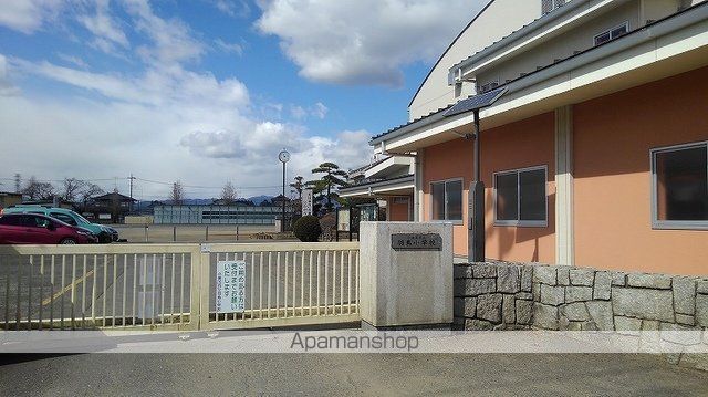 小学校　小美玉市立羽鳥小学校（小学校）まで550m