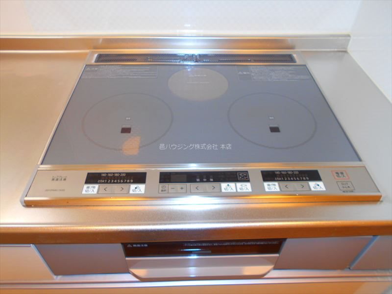 ファミーユ豊玉IIIのキッチン写真