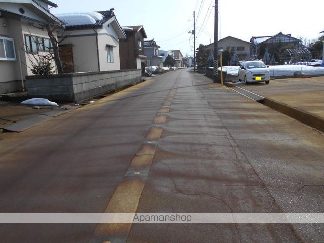 その他　前面道路（その他）まで0m