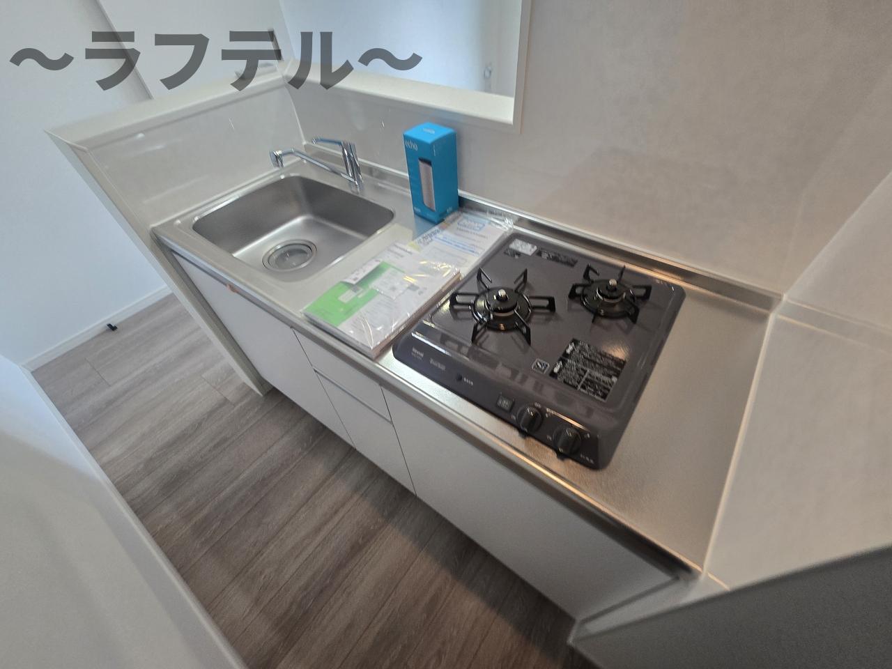 キッチン　同メーカー施工　別部屋イメージ写真