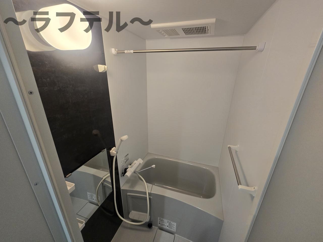 バス・シャワールーム　同メーカー施工　別部屋イメージ写真
