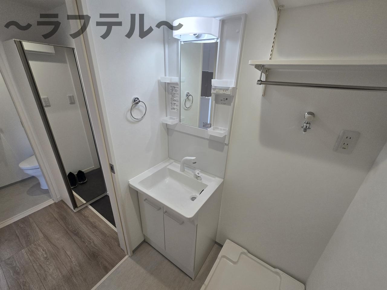 洗面設備　同メーカー施工　別部屋イメージ写真