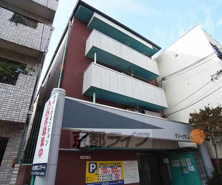 京都市東山区土居之内町のマンションの建物外観