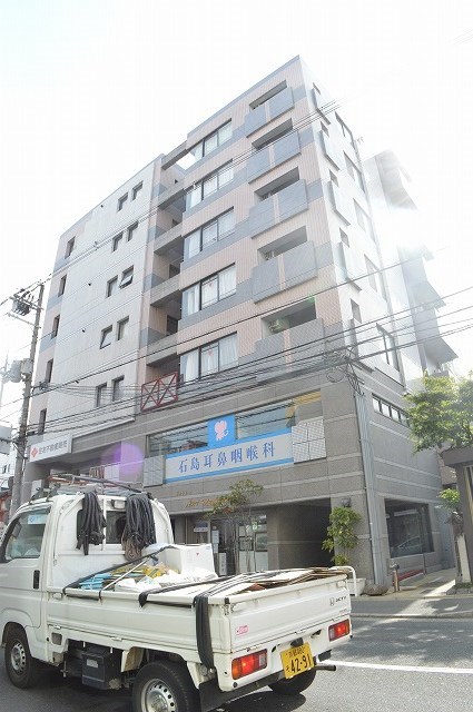 京都市右京区西院巽町のマンションの建物外観