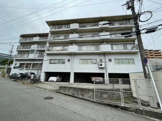 広島市西区古江西町のマンションの建物外観