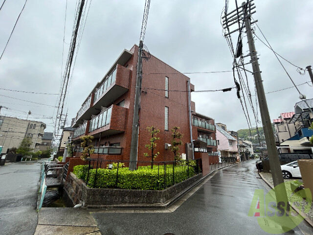 【西宮市門戸岡田町のマンションの建物外観】