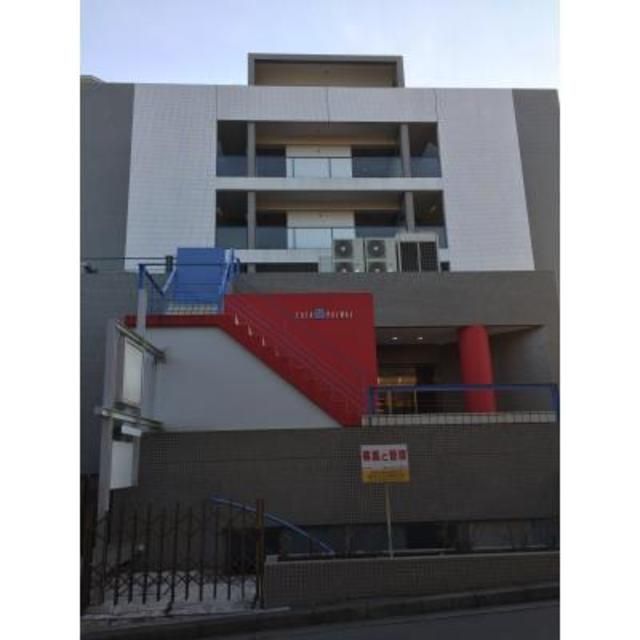 横浜市都筑区北山田のマンションの建物外観
