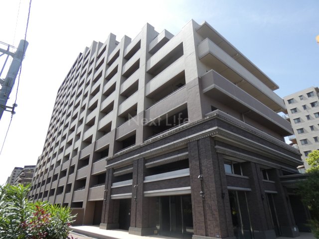 横浜市鶴見区尻手のマンションの建物外観