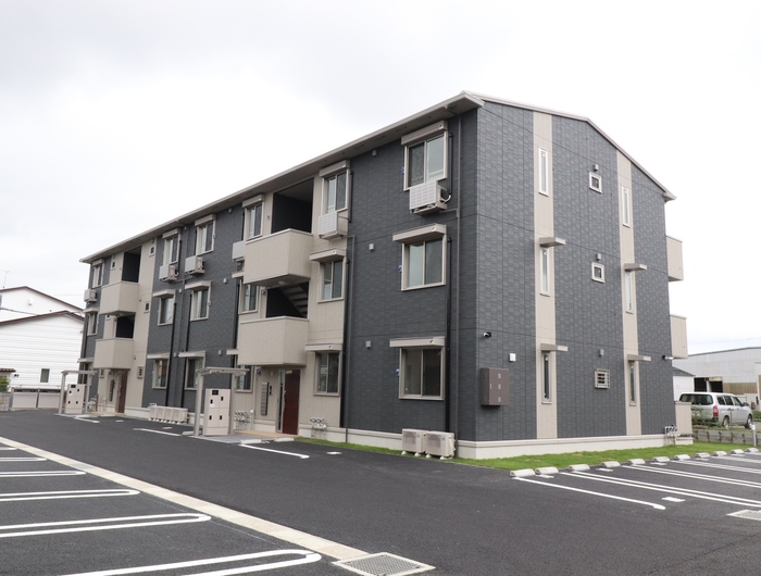 【熊本市南区野田のアパートの建物外観】