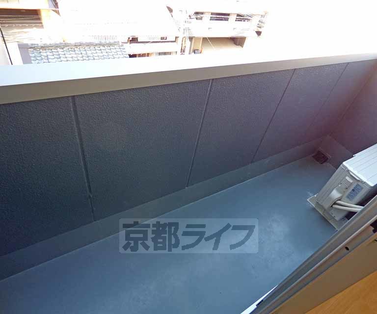 【京都市上京区鏡石町のマンションのバルコニー】