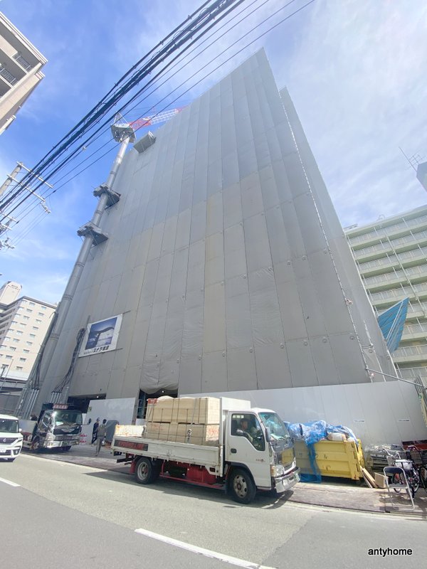 吹田市江坂町のマンションの建物外観