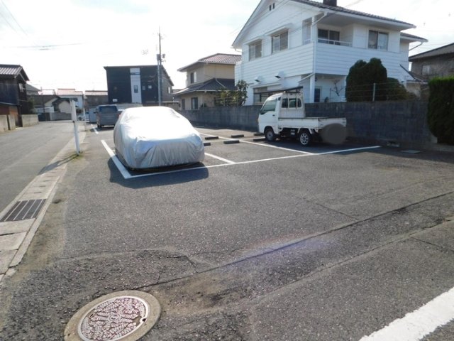 【倉敷市北畝のアパートの駐車場】